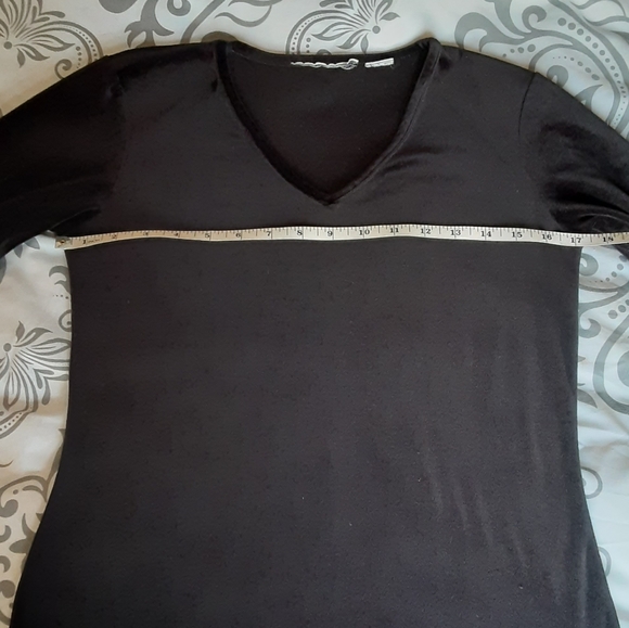 Velvet long sleeve v-neck - Picture 3 of 5